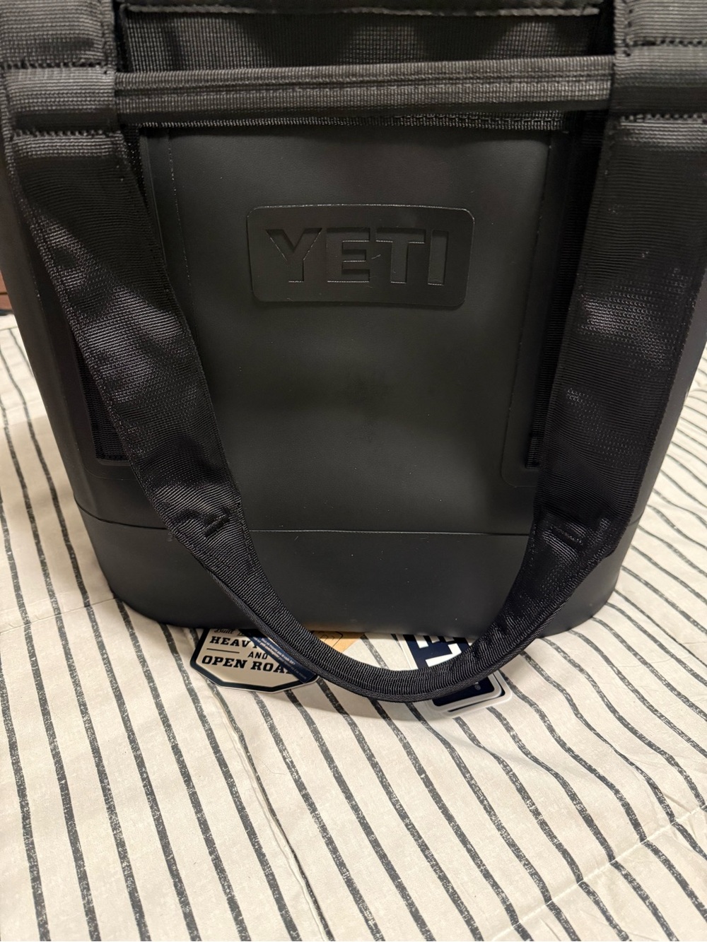 YETI Camino 20 - Black on Black - Picture 2 of 8